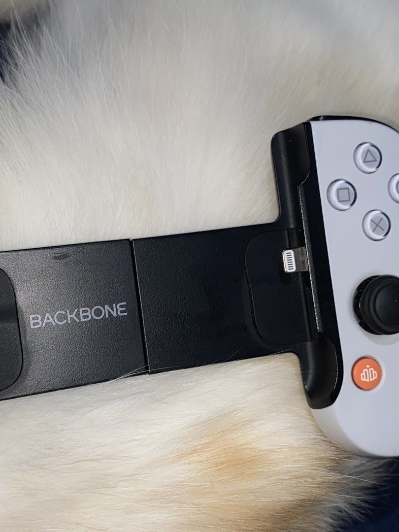 Backbone One Controller for iPhone (Category: Controllers) located in Cagayan de Oro. Submitted by mighty.yangie (Listing ID 1460512107, Image 3). Description: •BRAND NEW •RFS: I sold my gaming iphone for my tuition fee •Bought this originally for 10k+ Backbone One controller for iPhone - Connects directly via Lightning - Ideal for mobile gaming - Folds up for easy portability - Compatible with a wide range of games - Selling as it's no longer fr