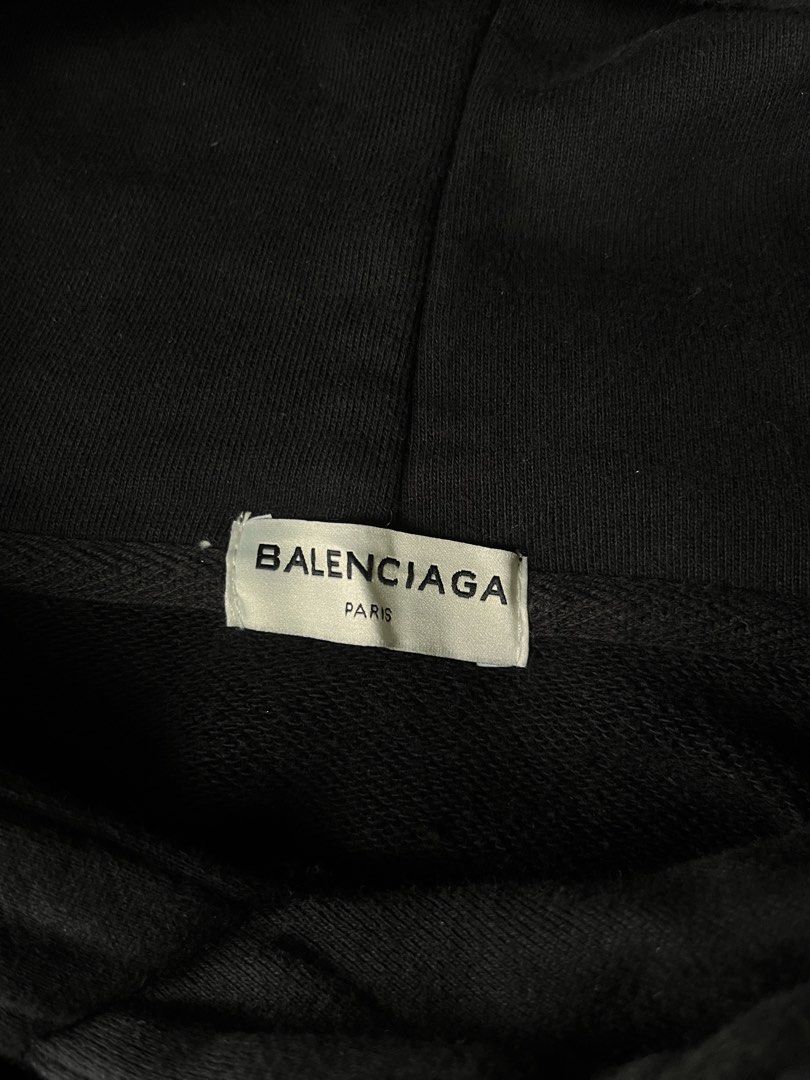 Balenciaga (Category: Hoodies) located in Manila. Submitted by lardo.599 (Listing ID 1460614310, Image 3). Description: Excellen condition No issue 10/10 color rate Dimes 21x29.