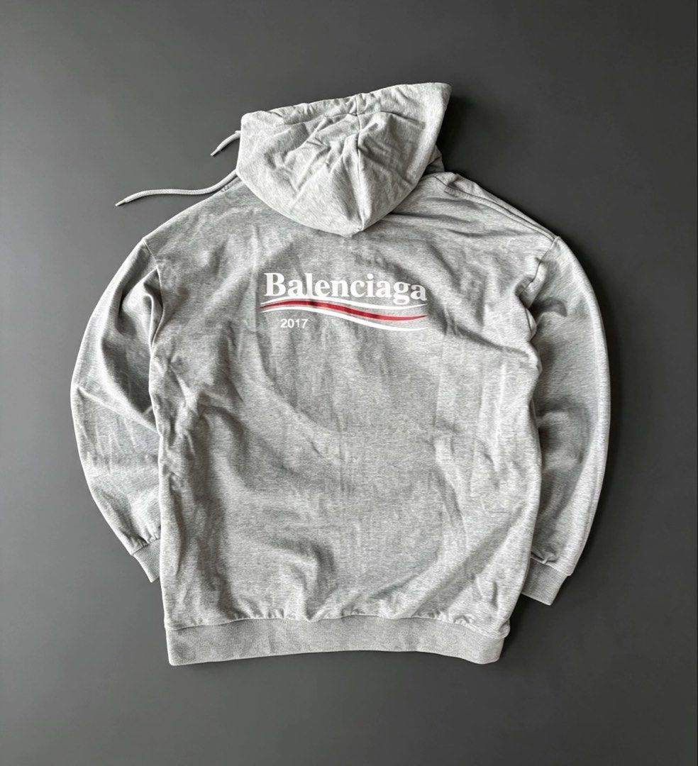 Balenciaga 2017 (Category: Hoodies) located in Manila. Submitted by lardo.599 (Listing ID 1460613491, Image 2). Description: Excellen condition No issue 10/10 color rate Dimes 22x28.