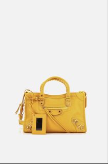 (Category: ) located in . Submitted by as_luxe (Listing ID 1460549322, Image 1). Description: .