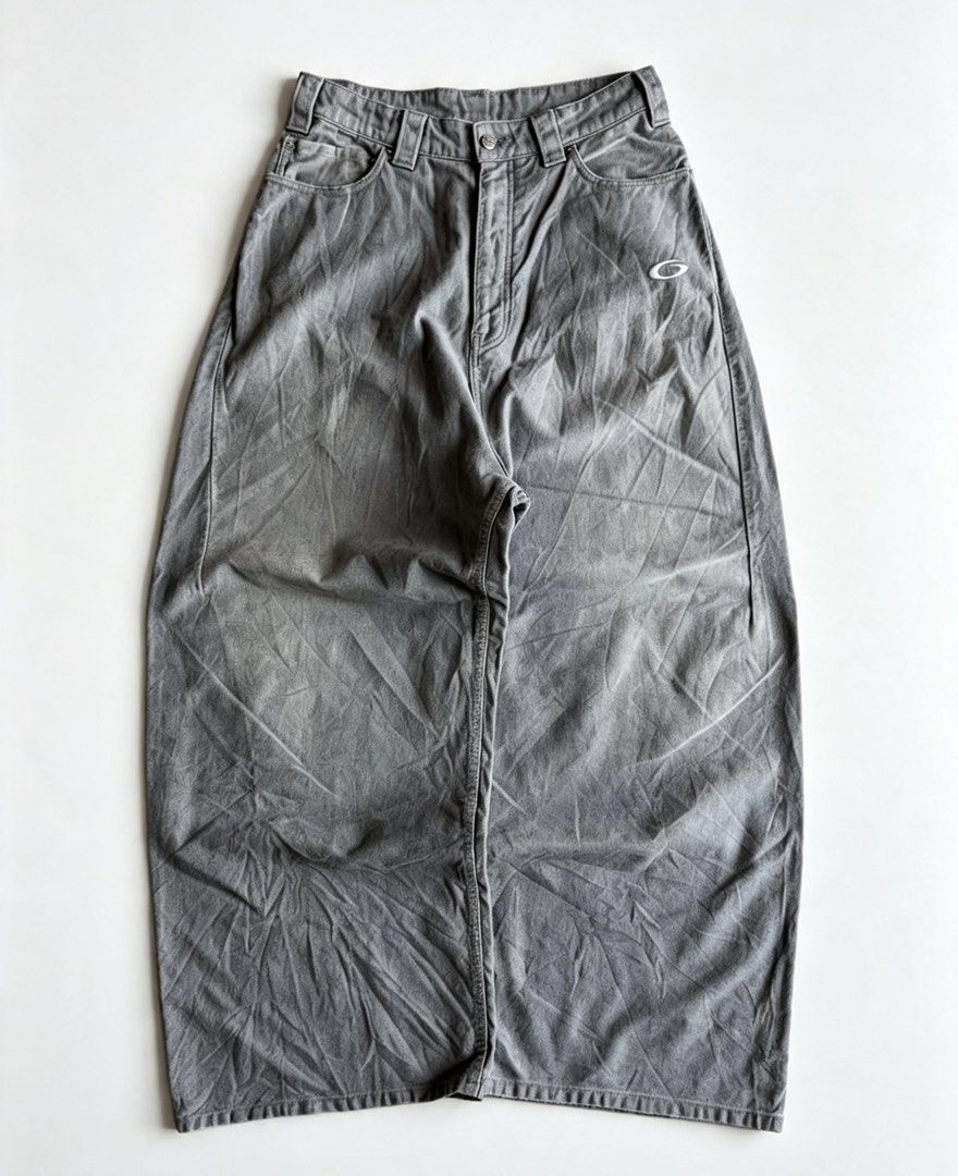Balenciaga Jeans (Category: Jeans) located in Manila. Submitted by hopepaully (Listing ID 1460599611, Image 1). Description: Balenciaga Trompe L’Oeil Jeans with embroidered Loop logo. Balenciaga Jeans — Style Code: 838695 TSWB3 1300 RUSH‼️ Waistline: 30 Length: 43 Thigh: 16 Leg opening:13 via lalamove.