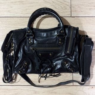 (Category: ) located in . Submitted by chic.botique (Listing ID 1460596746, Image 1). Description: .