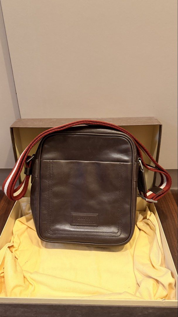 Bally Men’s Sling (Category: Sling Bags) located in San Juan City. Submitted by acst12 (Listing ID 1460565144, Image 1). Description: .