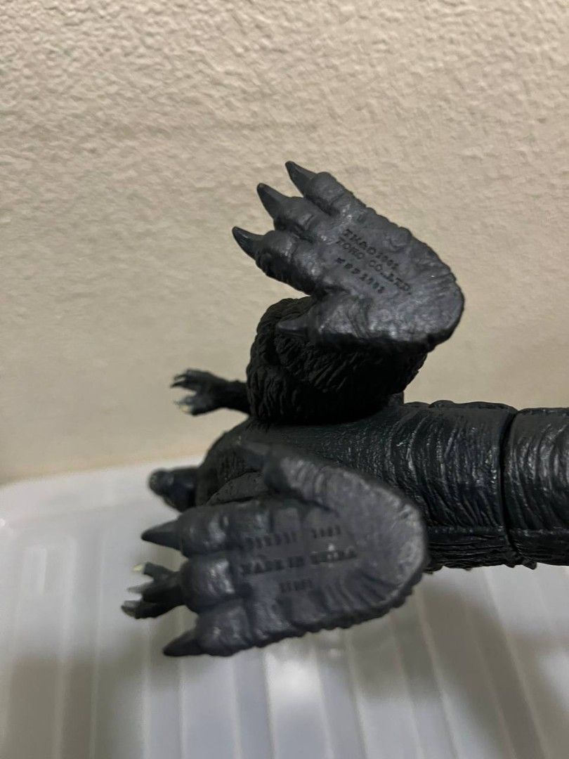 Bandai Godzilla 2002 (Category: Figurines & Statues) located in San Juan City. Submitted by amcnieves (Listing ID 1460538490, Image 2). Description: Bandai Godzilla 2002.