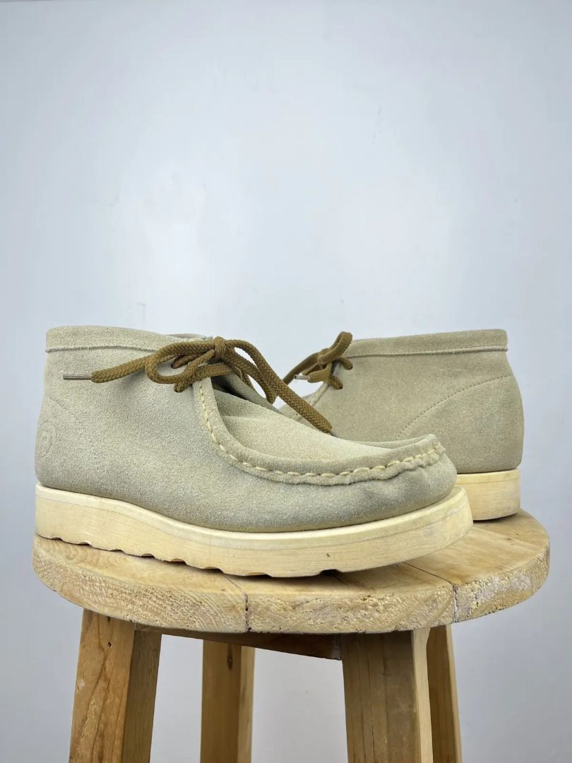 Bape ‘08 Manhunt Boots (Category: Boots) located in Dasmarinas. Submitted by bandananowheree (Listing ID 1460536990, Image 1). Description: From Fall/Winter season A Bathing Ape’s Manhunt boots, featured in the silhouette’s classic suede option and more refined premium leather selection. Has very minimal sign of use No major flaw. Pair only. Sz 8 fits True to its size..