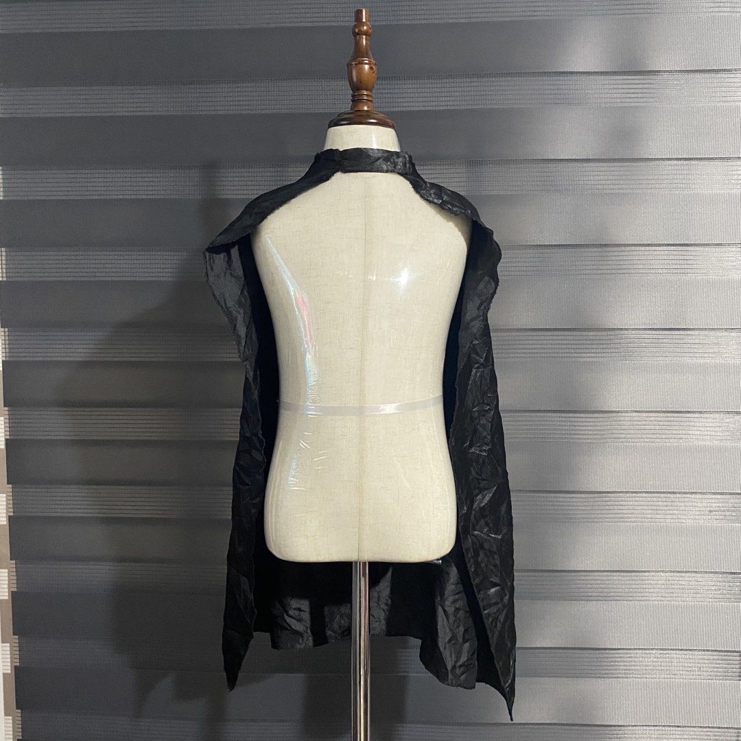 Batman Cape (Category: Everything Else Others) located in Caloocan City. Submitted by discusonlineshop (Listing ID 1460586652, Image 2). Description: 4-5Y.