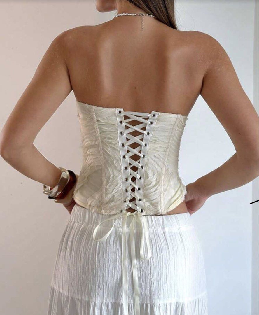 Beige Bandeau Corset Top (Category: Sleeveless) located in Pasig City. Submitted by h0tsalami (Listing ID 1460617112, Image 2). Description: .