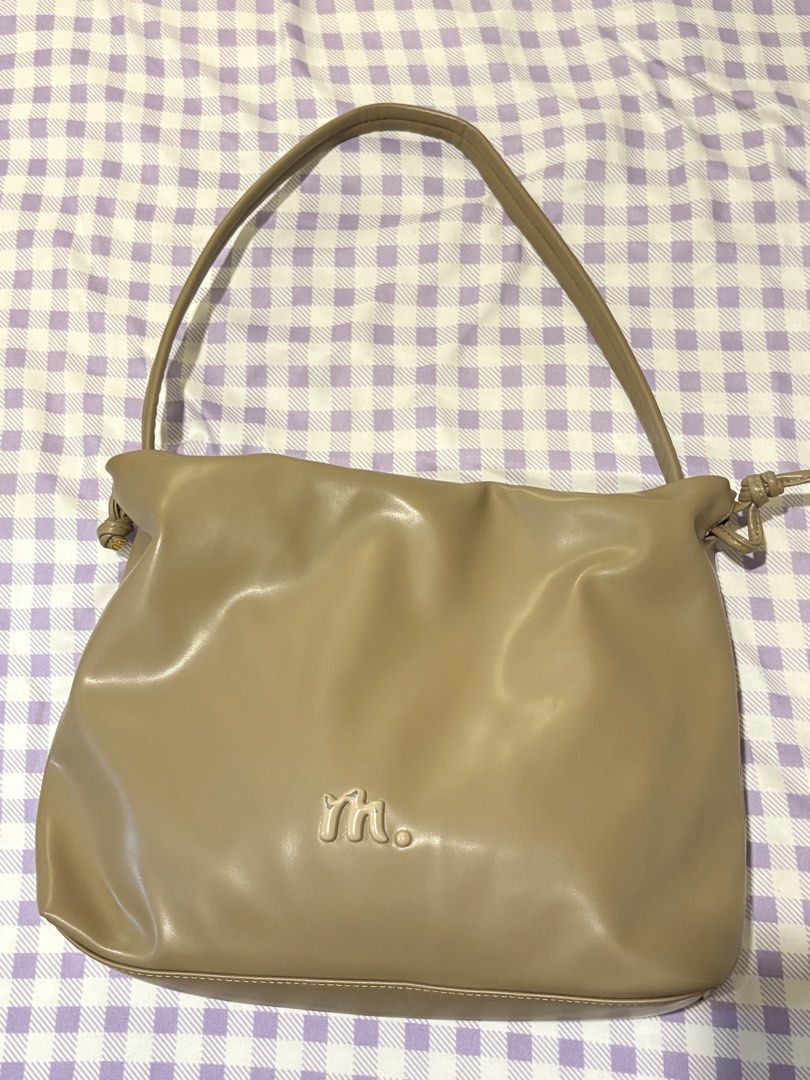Mossdom bag (Category: Shoulder Bags) located in Manila. Submitted by shydl_ (Listing ID 1460630872, Image 1). Description: Decluttering my bags.