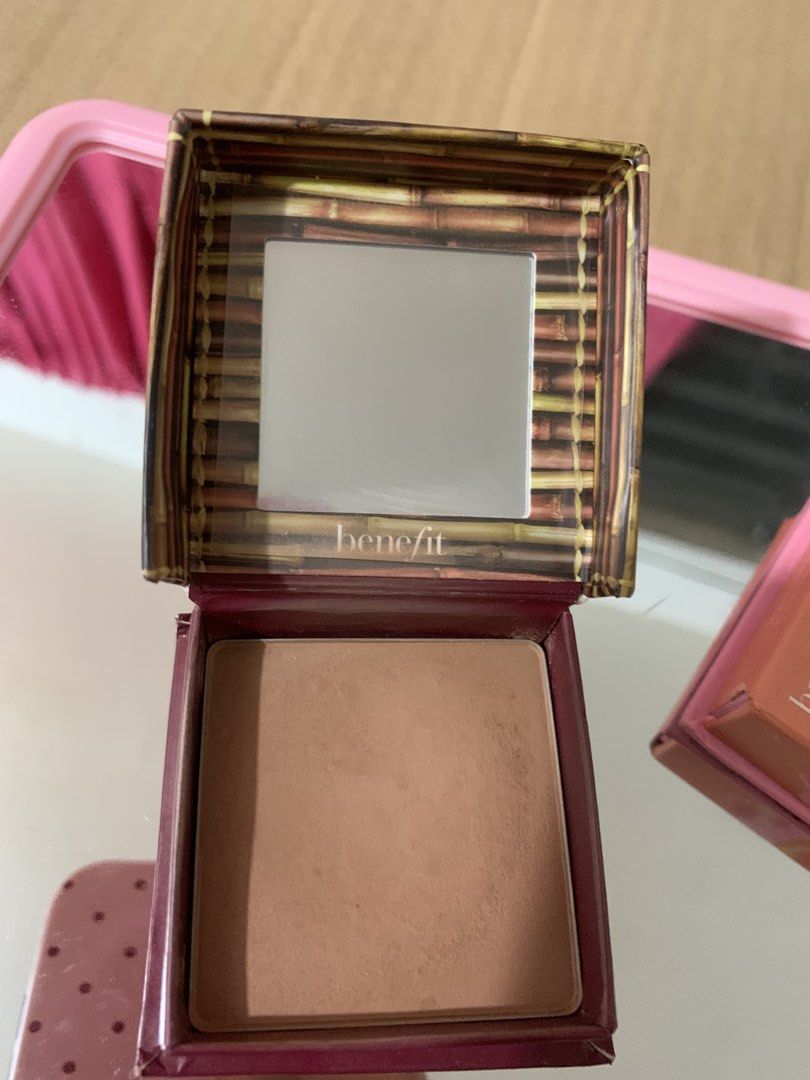 BENEFIT BRONZER (Category: Makeup) located in Manila. Submitted by meyang_ (Listing ID 1460636035, Image 2). Description: kept it clean barely used Loc: MANILA 🤍🤍.