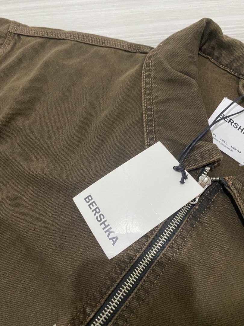 Bershka (Category: Formal Shirts) located in Manila. Submitted by vizcarrach03925 (Listing ID 1460658676, Image 2). Description: .