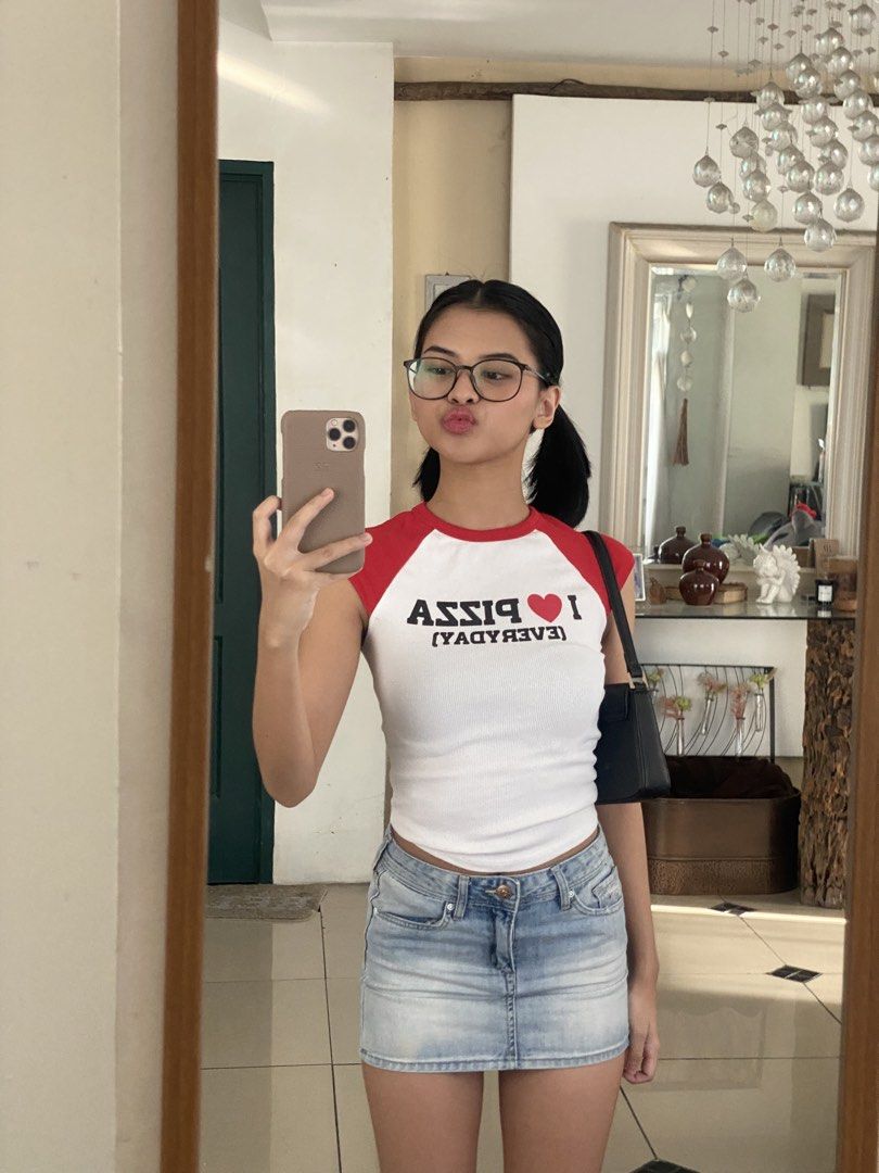 Bershka I ❤️ Pizza top (Category: Others Tops) located in Pasig City. Submitted by cartisgffff (Listing ID 1460542982, Image 1). Description: - what you see is what you’ll get - barely wore this top - ribbed material .