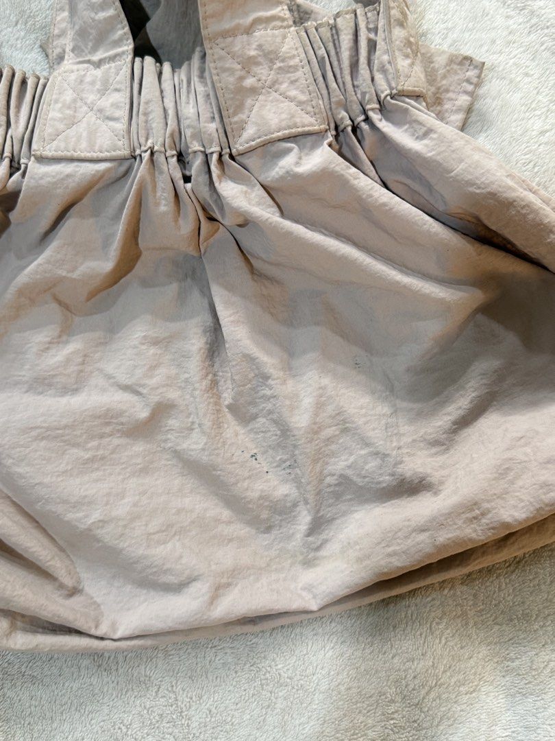 beyond the vines dumpling bag (Category: Cross-body Bags) located in Manila. Submitted by i400ayla (Listing ID 1460591738, Image 3). Description: check condi - needs to be cleaned.