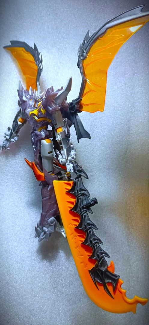 BIB ULTIMATE PREDAKING Hasbro Beast Hunters Transformers (Category: Action & Battle Toys) located in Pasay City. Submitted by Chariselyn (Listing ID 1460618940, Image 2). Description: BIB ULTIMATE PREDAKING (5,500+sf) Hasbro Beast Hunters Transformers Series: Beast Hunters, 2014 Scale: 8 inches Stock: 1 Box Condition: 8/10 Issues: 0 Accessories: complete Mode of Payment: GCash or through your rider Shipping options: Payment first before delivery,
