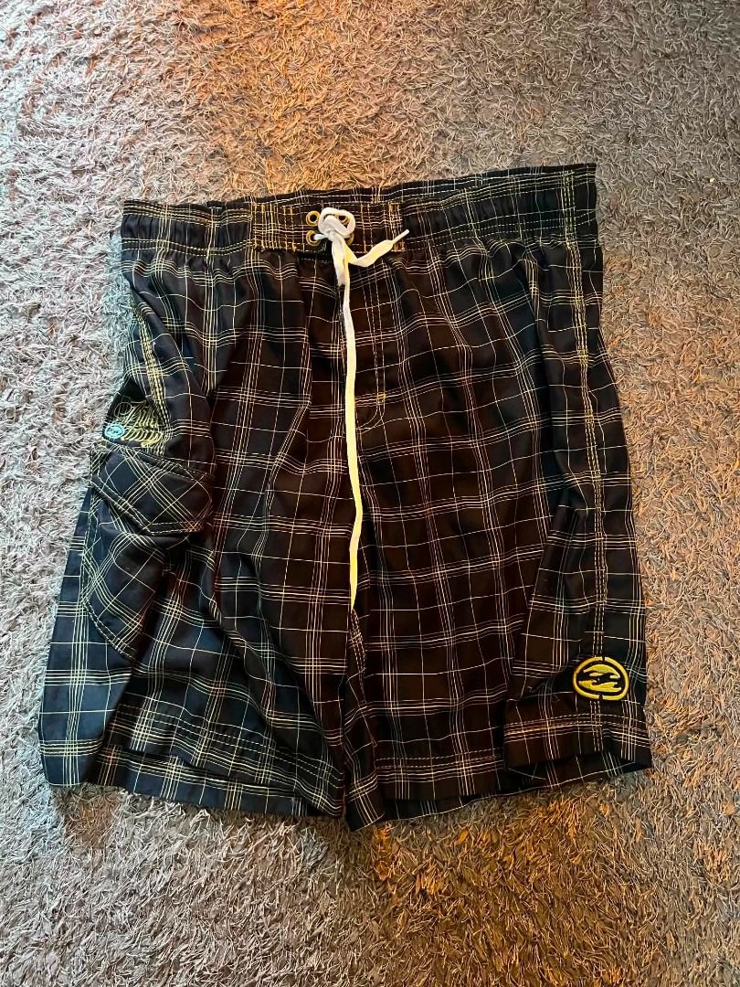 billabong shorts (Category: Swim Trunks & Board Shorts) located in Davao. Submitted by oplangtungyang (Listing ID 1460674688, Image 1). Description: dm for more details accepting any offers except for lowballing.