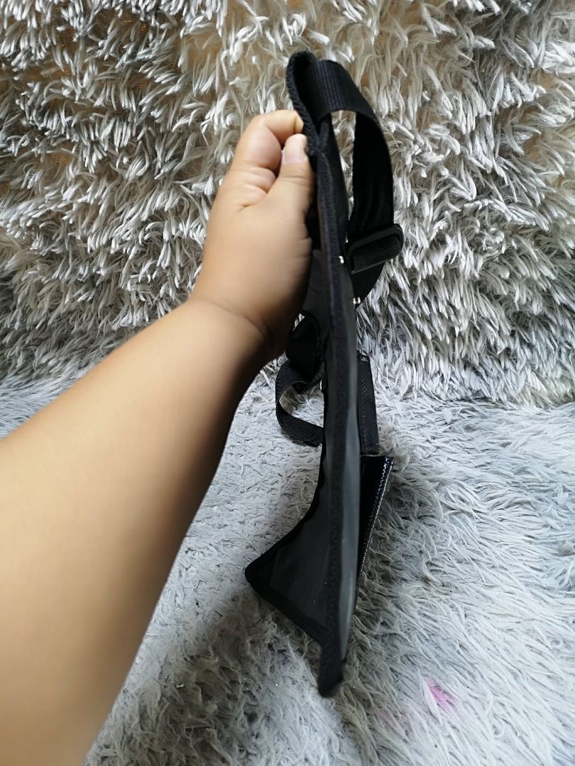 Black Adjustable Strap Sling Bag (Category: Sling Bags) located in Santa Cruz. Submitted by jmy_surplus.2 (Listing ID 1460523768, Image 2). Description: Size ; L - 11 W - 11 Color ; Black Type ; Sling bag Brand ; No brand Material ; Synthetic Style ; Black Sling Bag LR 173 JMY 5 Batch #218.