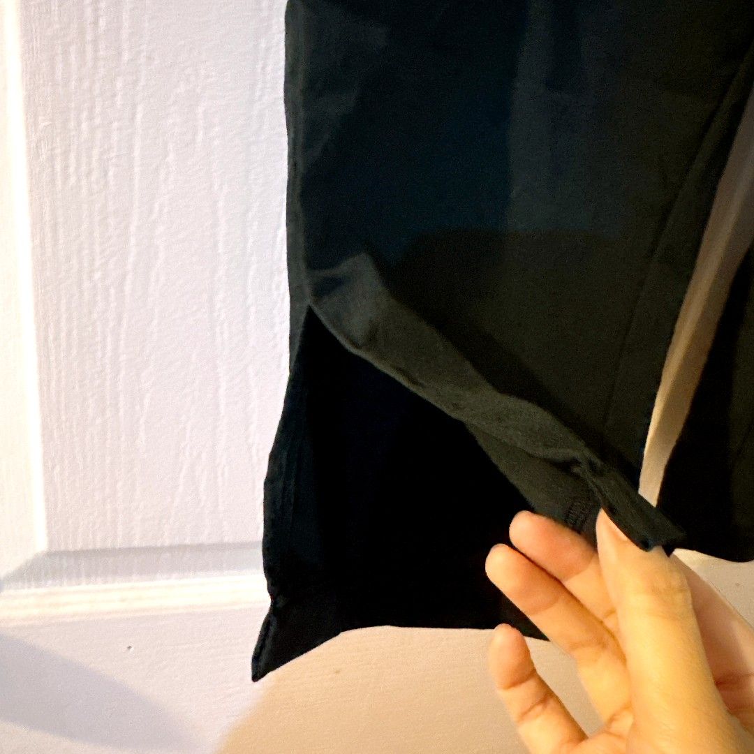 Black Capri Pants (Category: Other Bottoms) located in Manila. Submitted by withlovesam (Listing ID 1460624608, Image 3). Description: waist 25-26.