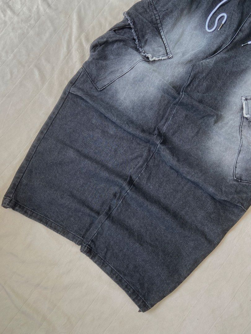 black cargo baggy pants (Category: Jeans) located in Cagayan de Oro. Submitted by michaelpecenio (Listing ID 1460677857, Image 3). Description: black washed baggy pants with laces measurements (zero start in inches) waist / 25-40 length / 43 thigh / 15.5 hem / 10 max big pockets adjustable hem color rate 10/10 hard denim heavyweight helldrag.