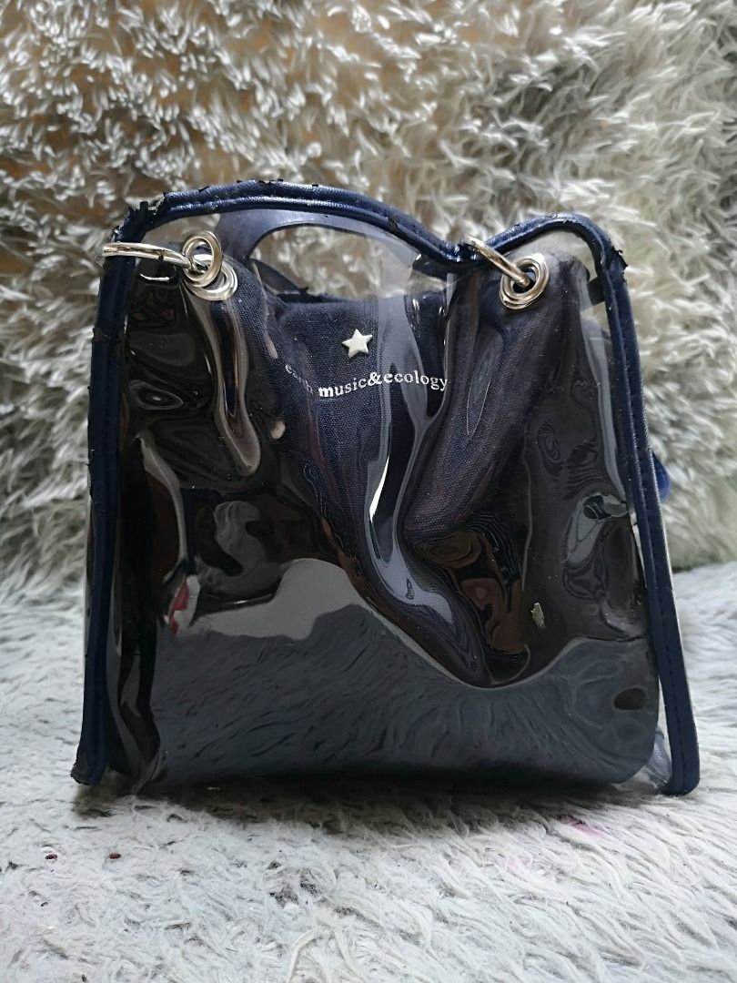 Black Clear PVC Transparent Hand Bag (Category: Purses & Pouches) located in Santa Cruz. Submitted by jmy_surplus.2 (Listing ID 1460590791, Image 1). Description: Size ; L - 9 W - 10 Color ; Black Type ; Hand bag Brand ; No brand Material ; PVC Style ; Black PVC Durable Hand bag LR 167 JMY 1 Batch #219.