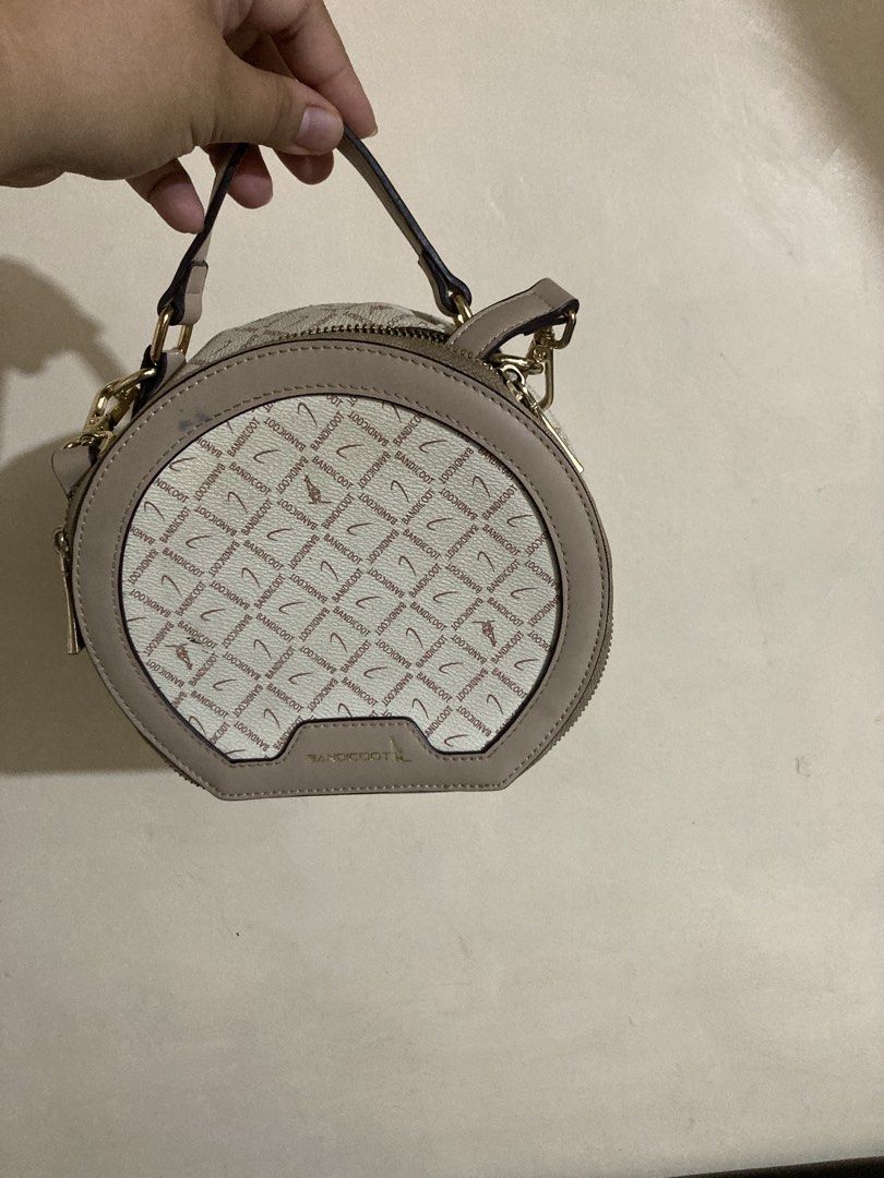 Black Gucci Marmont Shoulder Bag (Category: Luxury Bags & Wallets) located in Manila. Submitted by abengjoy30 (Listing ID 1460666443, Image 3). Description: Classic black Gucci Marmont bag. Quilted leather with gold GG hardware. Chain strap. Great for day or night. A timeless piece for any wardrobe..