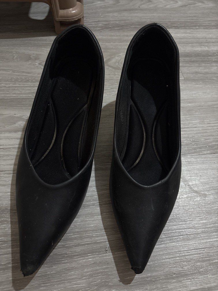 Parisian black heels (Category: Heels) located in Manila. Submitted by aicayukiee (Listing ID 1460568145, Image 1). Description: no box use this for 3 months size: 38-39.