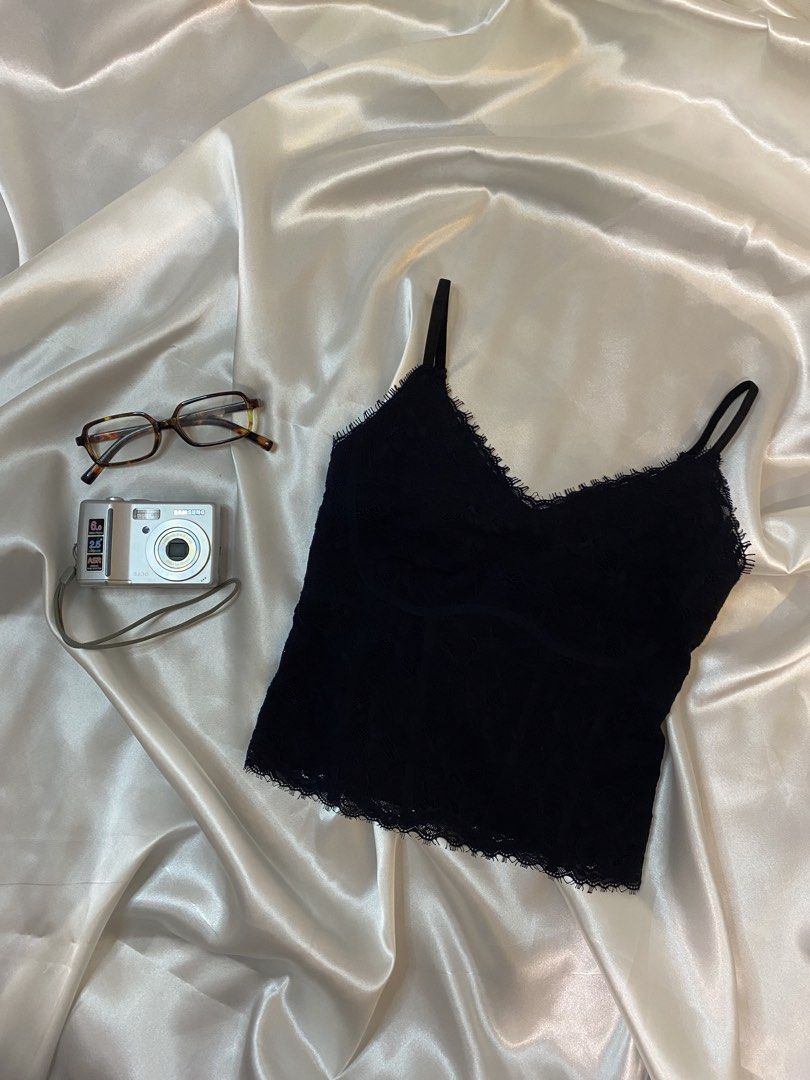 black lace top (Category: Sleeveless) located in Valenzuela. Submitted by nixies.apparel (Listing ID 1460691910, Image 1). Description: ₱139 | small - medium 🪩.