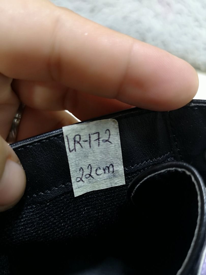 Black lace Up fronts Combat Style Ankle Boots (Category: Boots) located in Santa Cruz. Submitted by jmy_surplus.2 (Listing ID 1460565672, Image 3). Description: Size ; 22cm Color ; Black Type ; Boots Brand ; No Brand Material ; leather Style ; Black leather lace Up Ankle Boots LR 172 JMY 1 Batch #219.