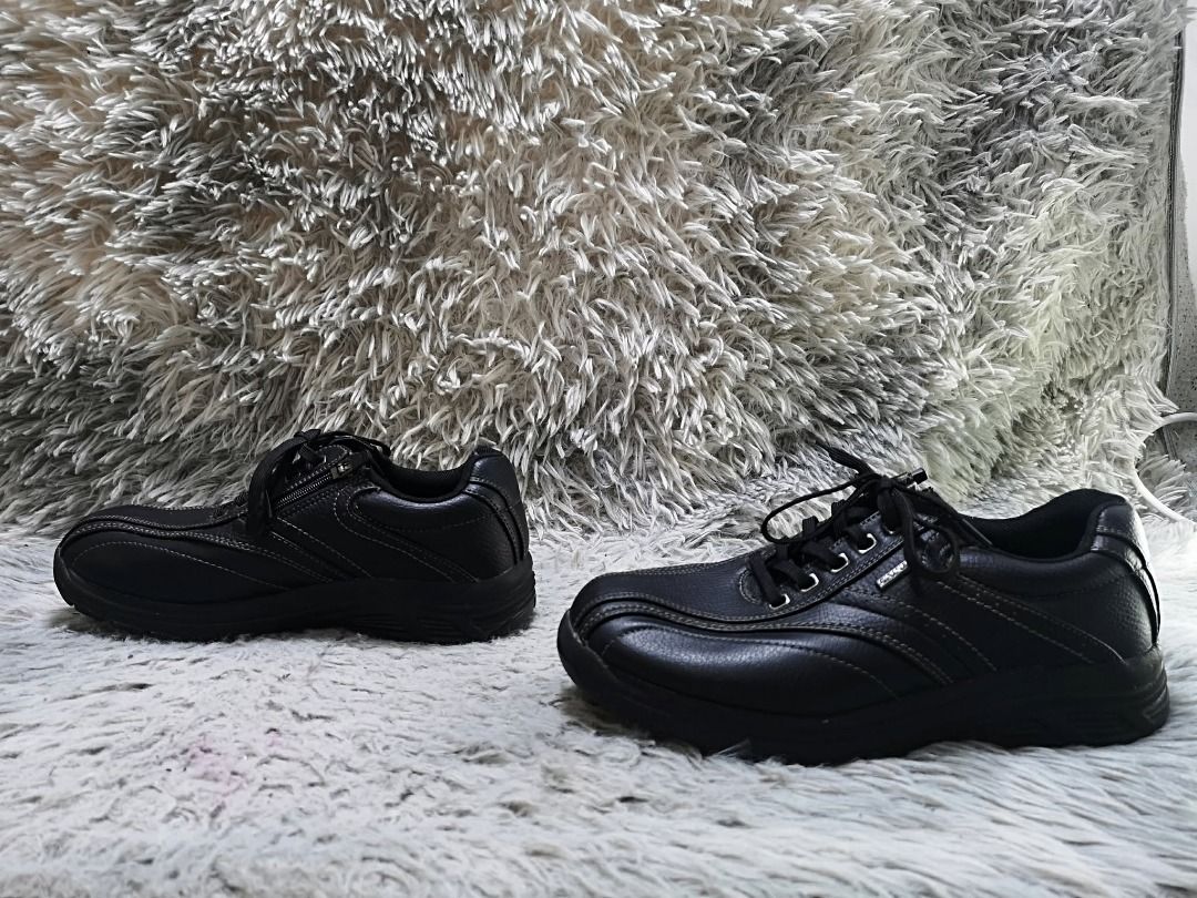 Black Leather Casual Sneaker (Category: Casual Shoes) located in Santa Cruz. Submitted by jmy_surplus.2 (Listing ID 1460529520, Image 2). Description: Size ; 24.5cm Color ; Black Type ; Sneaker Brand ; No brand Material ; Leather Style ; Black Leather Lace Sneaker LR 172 JMY 5 Batch #218.