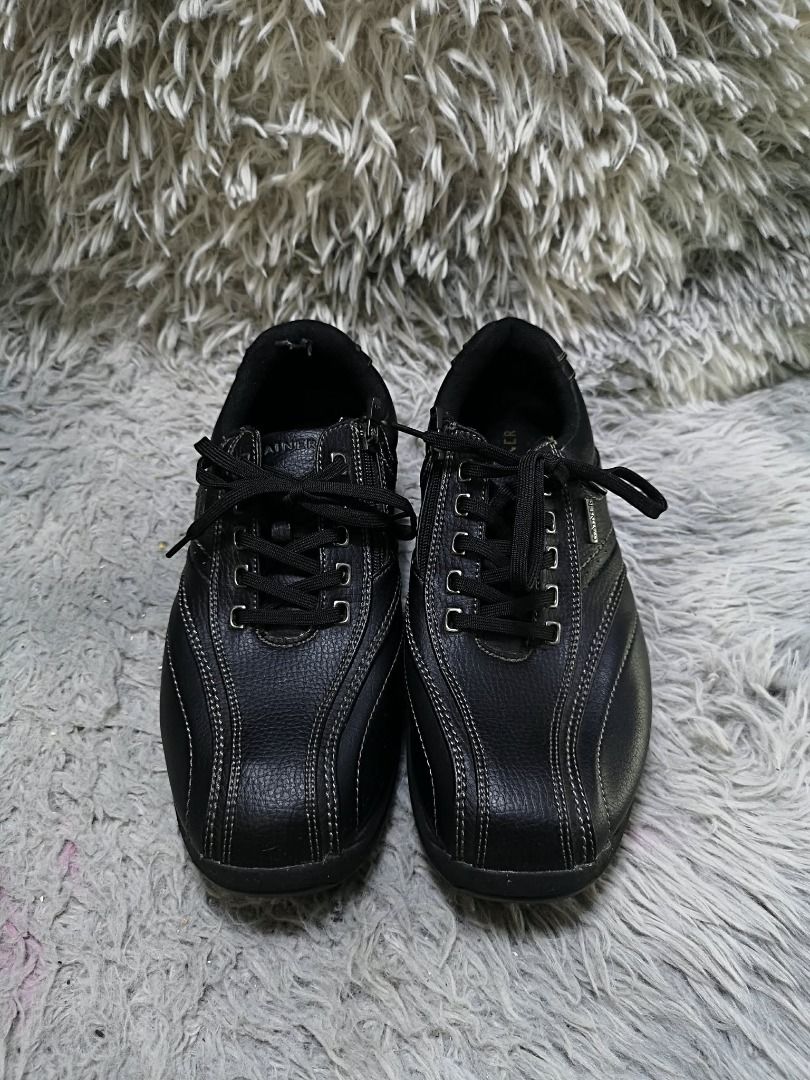 Black Leather Casual Sneaker (Category: Casual Shoes) located in Santa Cruz. Submitted by jmy_surplus.2 (Listing ID 1460529520, Image 1). Description: Size ; 24.5cm Color ; Black Type ; Sneaker Brand ; No brand Material ; Leather Style ; Black Leather Lace Sneaker LR 172 JMY 5 Batch #218.