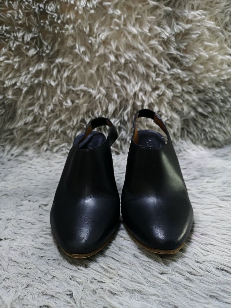 Black leather Wedge Slingback Booties (Category: Heels) located in Santa Cruz. Submitted by jmy_surplus.2 (Listing ID 1460574785, Image 3). Description: Size ; 22.5cm Color ; Black Type ; Boots Brand ; No brand Material ; Leather Style ; Black leather Wedge Boots LR 172 JMY 1 Batch #219.