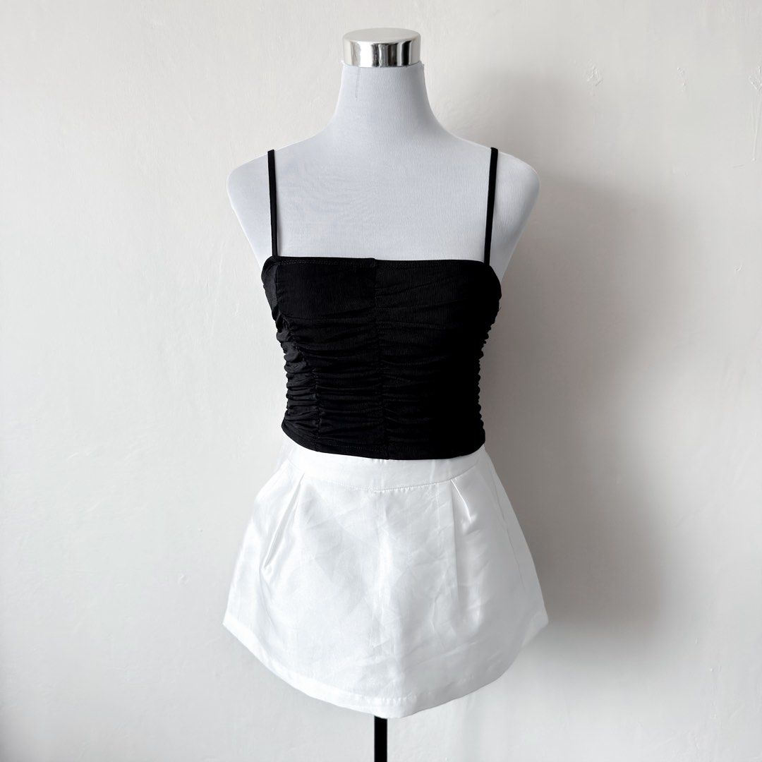 Black Ruched Crop Cami (Category: Others Tops) located in Antipolo. Submitted by rosywardrobe (Listing ID 1460679899, Image 1). Description: 🎀 MAKE READING A HABIT 🎀 • No order form, no reservation! • Strictly 1 day reservation • Payment first before order processing • No return, No exchange • Don’t make an offer if you’re not 100% sure • No shipping every weekends — PAYMENT CHANNELS — • GCash • Gotyme • Maya • BDO • BPI • Unionbank — DELIVERY 