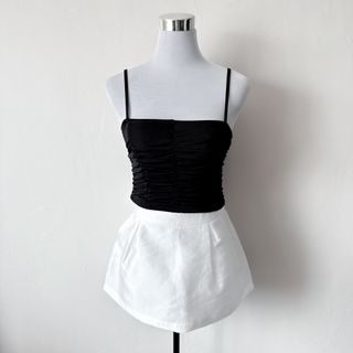 (Category: ) located in . Submitted by rosywardrobe (Listing ID 1460679899, Image 1). Description: .