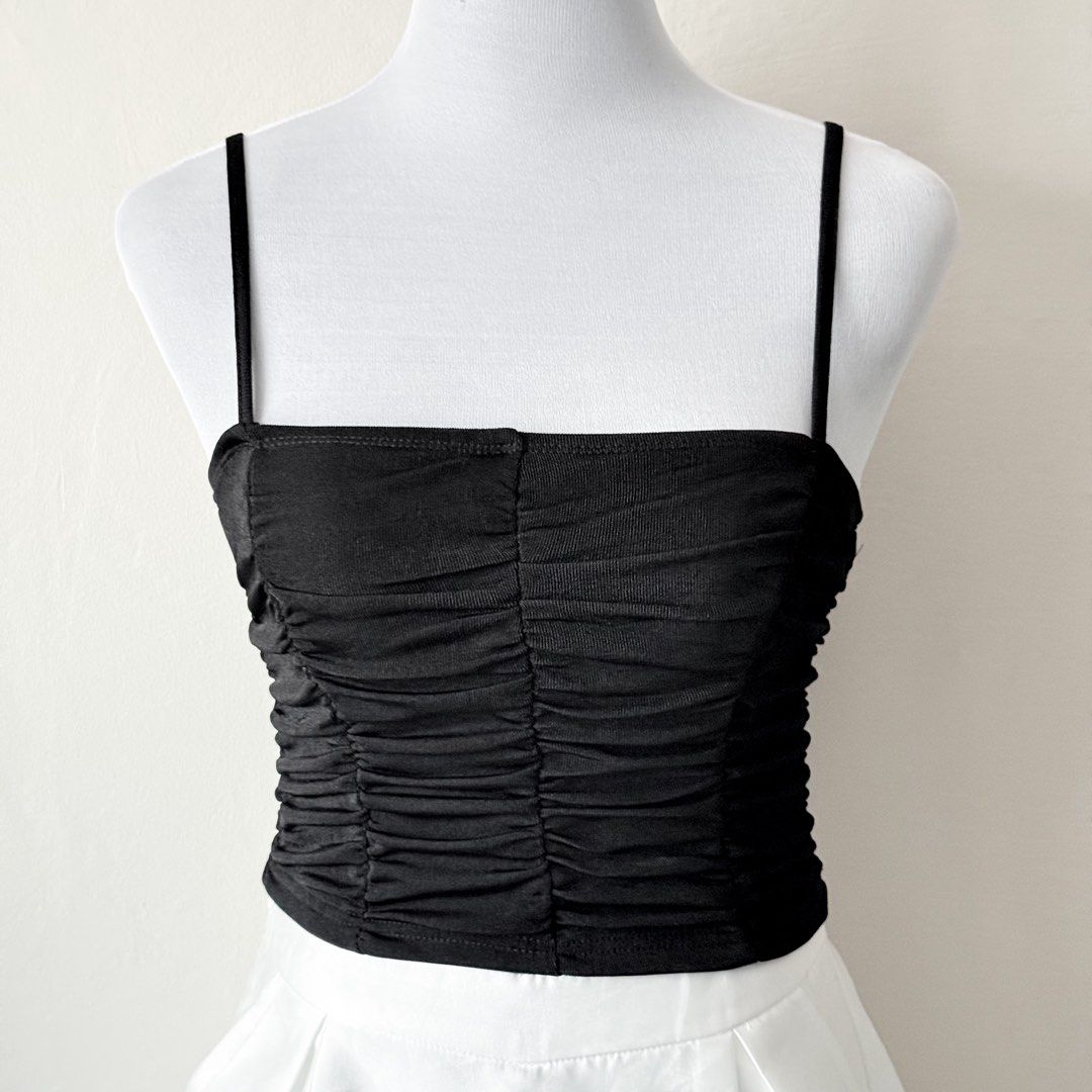 Black Ruched Crop Cami (Category: Others Tops) located in Antipolo. Submitted by rosywardrobe (Listing ID 1460679899, Image 2). Description: 🎀 MAKE READING A HABIT 🎀 • No order form, no reservation! • Strictly 1 day reservation • Payment first before order processing • No return, No exchange • Don’t make an offer if you’re not 100% sure • No shipping every weekends — PAYMENT CHANNELS — • GCash • Gotyme • Maya • BDO • BPI • Unionbank — DELIVERY 