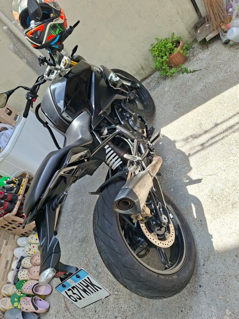 BMW (Category: Motorbikes for Sale) located in Caloocan City. Submitted by calmfalcon.73352f (Listing ID 1460508209, Image 2). Description: 3 keys tire Perili Diablo Rosso 3 85% back and front Complete Documents HPG verified 15k++ odo Orig OR/CR My daily bike Good running condition New change oil New Air filter Minor issue: minor scratches Detailed Specifications: Make: BMW Model: G 310 R Engine: Type: Backward-tilted, liquid-cooled, single-cylin
