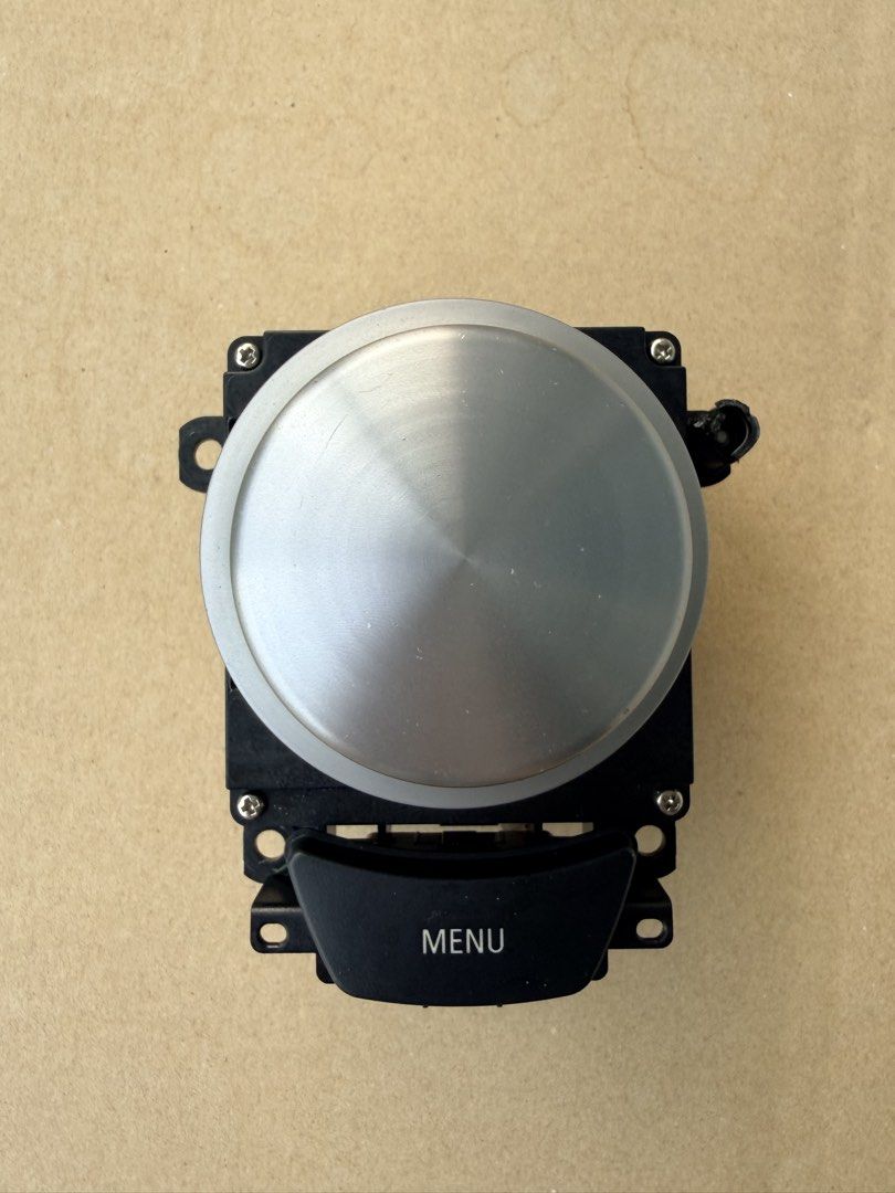 BMW E90 E92 E93 CCC Idrive Controller (Category: Other Car Parts) located in Singapore. Submitted by amgggggg (Listing ID 1460609677, Image 1). Description: Working Condition. Fits E90 E92 E93 BMW 320 323 325 335 M3 with the older CCC idrive system. Cash and Carry Only. .