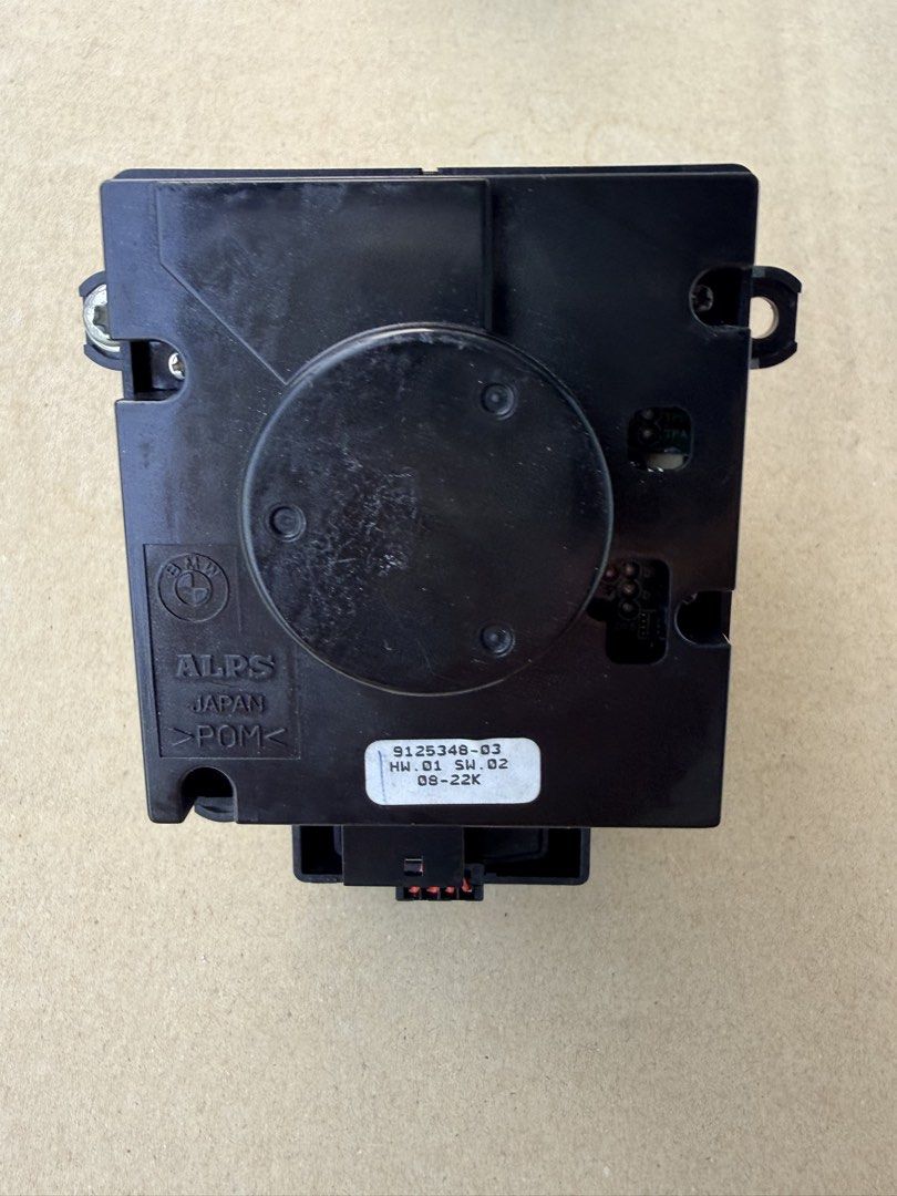 BMW E90 E92 E93 CCC Idrive Controller (Category: Other Car Parts) located in Singapore. Submitted by amgggggg (Listing ID 1460609677, Image 2). Description: Working Condition. Fits E90 E92 E93 BMW 320 323 325 335 M3 with the older CCC idrive system. Cash and Carry Only. .