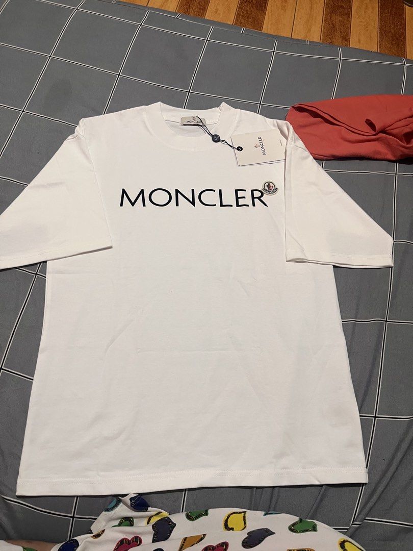 BN Moncler white shirt (Category: Tshirts & Polo Shirts ) located in Taguig. Submitted by abesh (Listing ID 1460522637, Image 2). Description: White shirt heavy cloth semi crop. .