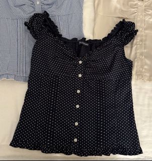 (Category: ) located in . Submitted by clothes_rack (Listing ID 1460534729, Image 1). Description: .