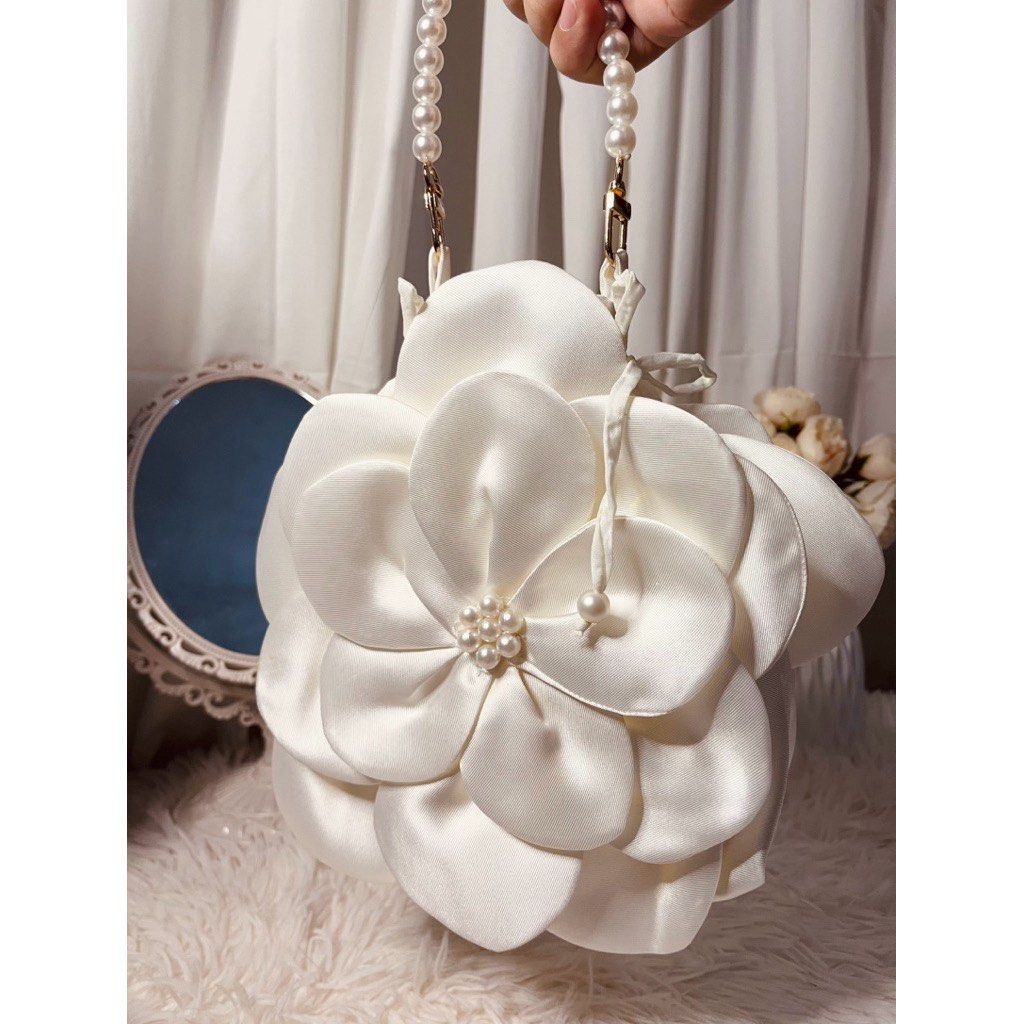 Bridal Bag — Mikado Fabric (Category: Clutches) located in Manila. Submitted by kaaaaaath (Listing ID 1460636348, Image 1). Description: .