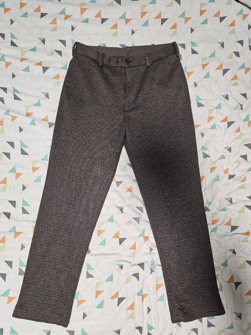 Brown Houndstooth ankle pants (Category: Chinos) located in Manila. Submitted by ditrik26 (Listing ID 1460525476, Image 2). Description: ​Brand: Uniqlo Dimensions: 15" x 37" ​Model: Men's Smart Ankle Pants (Houndstooth / 2-Way Stretch) ​Color / Pattern: Dark brown micro-houndstooth / puppytooth check ​Fit: Relaxed through the thigh with a gentle taper to an ankle length Decluttering.