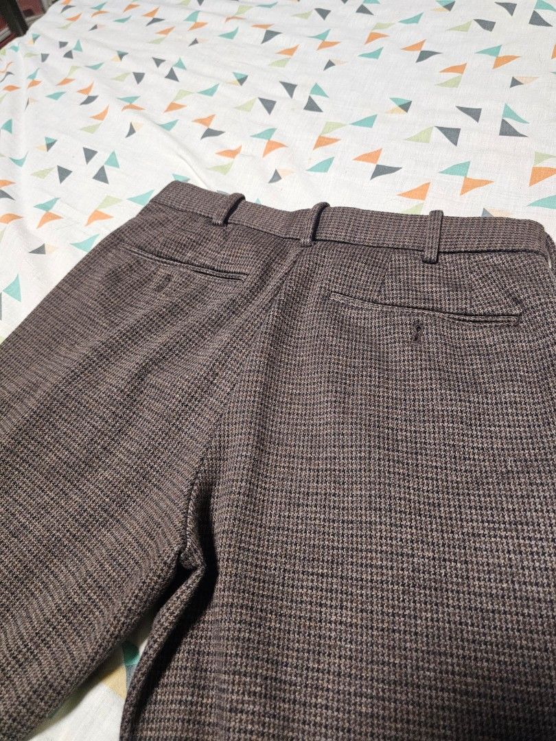 Brown Houndstooth ankle pants (Category: Chinos) located in Manila. Submitted by ditrik26 (Listing ID 1460525476, Image 3). Description: ​Brand: Uniqlo Dimensions: 15" x 37" ​Model: Men's Smart Ankle Pants (Houndstooth / 2-Way Stretch) ​Color / Pattern: Dark brown micro-houndstooth / puppytooth check ​Fit: Relaxed through the thigh with a gentle taper to an ankle length Decluttering.