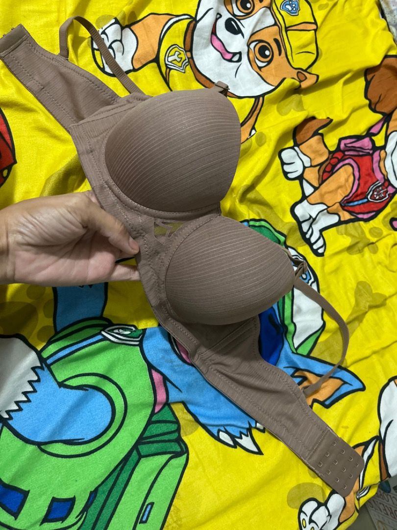 Brown Padded Underwire Bra (Category: Undergarments & Loungewear) located in Santiago. Submitted by evrythngulove (Listing ID 1460523902, Image 1). Description: Brandnew Never worn.
