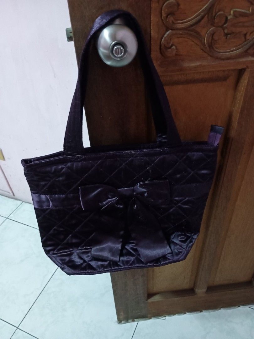 Bundle Purple silk Naraya large medium and small (Category: Tote Bags) located in Bacoor. Submitted by charapova (Listing ID 1460620987, Image 3). Description: bundle Large , Medium and small purple silk, bow. pang Byahe. washable.