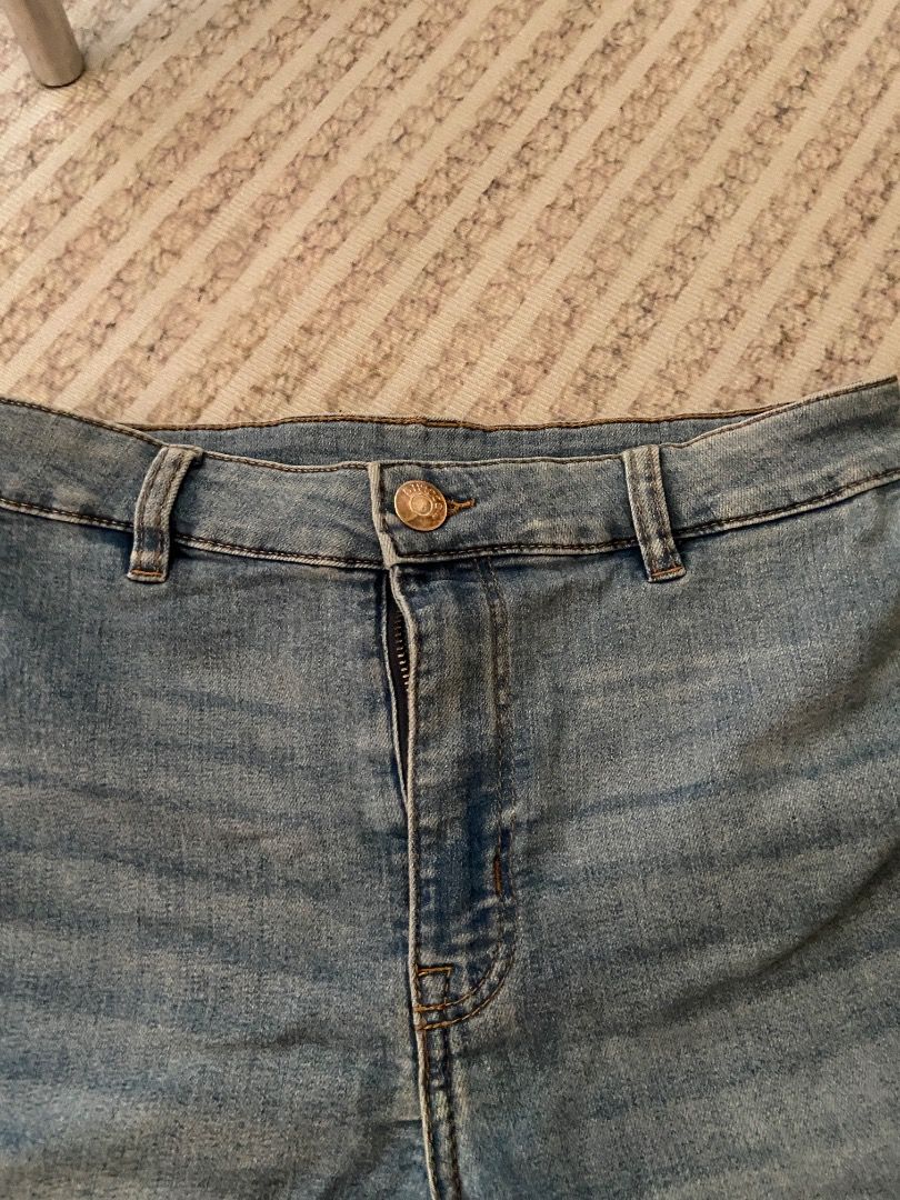 BUNDLE!! skirt and denim shorts (Category: Undergarments & Loungewear) located in Angeles City. Submitted by .portia___01 (Listing ID 1460566320, Image 3). Description: both for 150 h&m and shein 24-25.