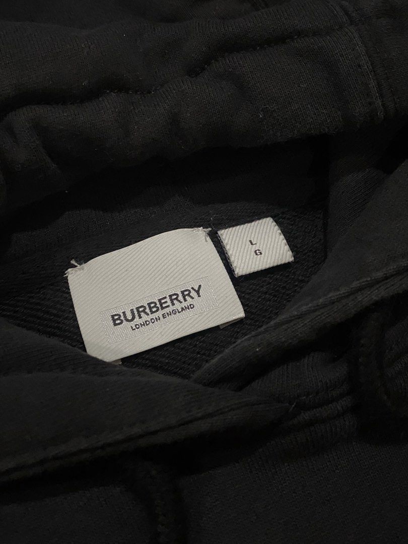 Burberry (Category: Luxury Apparel) located in Tarlac. Submitted by cheap.fleaaa (Listing ID 1460561001, Image 2). Description: Burberry✨ Width: 22 Length: 28 No issue 800 + ship Any courier Tarlac based📍.