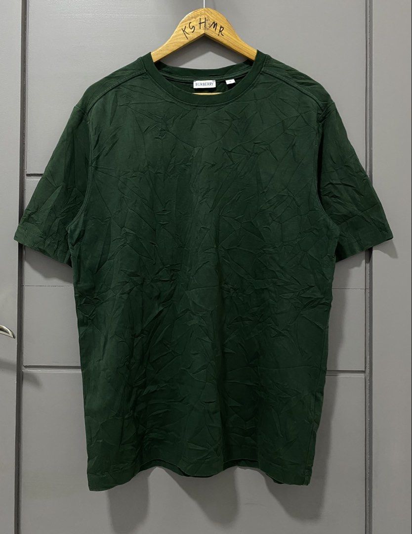 Burberry Relax Fit Deep green (Category: Tshirts & Polo Shirts ) located in Manila. Submitted by castromerb32733 (Listing ID 1460662436, Image 1). Description: Burberry Relax Fit Deep Green 21x28 Good condi Need wash.