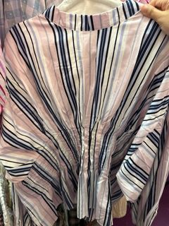 (Category: ) located in . Submitted by z.wardrobe (Listing ID 1460573117, Image 1). Description: .