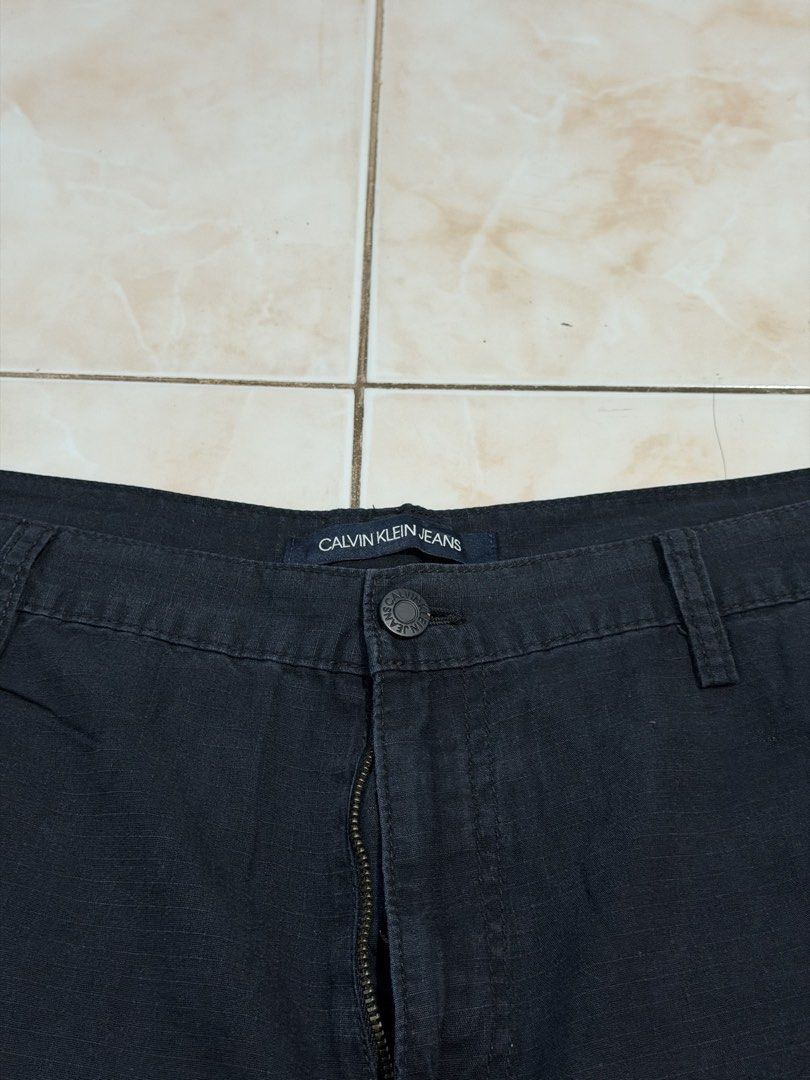 Calvin Klein Cargo Shorts (Category: Shorts) located in Manila. Submitted by malcolmjames315 (Listing ID 1460694087, Image 3). Description: Size 38 Dimes: 19x21 Condition: 9/10.