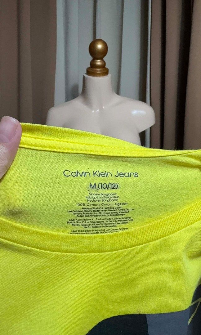 Calvin Klein for Women (Category: Longsleeves) located in Pateros City. Submitted by jnnhfrnndz (Listing ID 1460559799, Image 3). Description: Calvin Klein for Women Very good Condition 17x27 M on tag fit to L Color rate : 10/10 Location : Pateros P350 + sf.