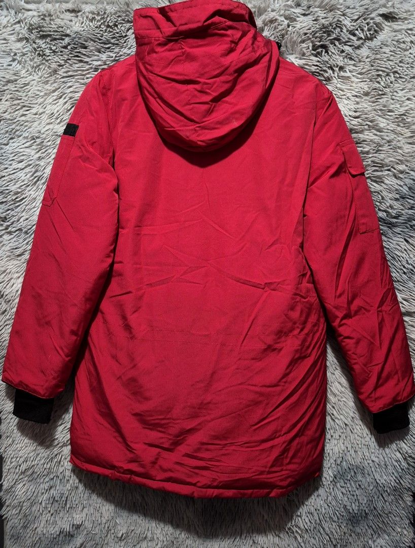 Canada Goose Snow Mantra Parka (Category: Coats, Jackets and Outerwear) located in Caloocan City. Submitted by jamestoledo30 (Listing ID 1460643788, Image 2). Description: DIMES L x W : 31 x 21 Fit for : M - L No issue COLOR RATE : 10/10 EXCELLENT CONDITION.