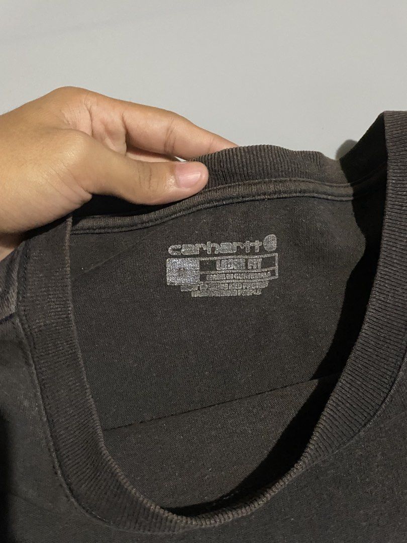 CARHARTT TEE (Category: Tshirts & Polo Shirts ) located in Imus. Submitted by streetclubph (Listing ID 1460634194, Image 3). Description: W 21.5 L 26 M on tag( good for xl ) NO ISSUE NEGO.
